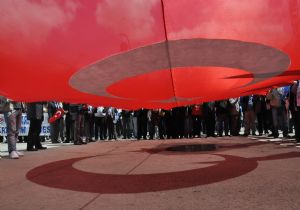 Kamu-Sen Mitinginde HES Protestosu